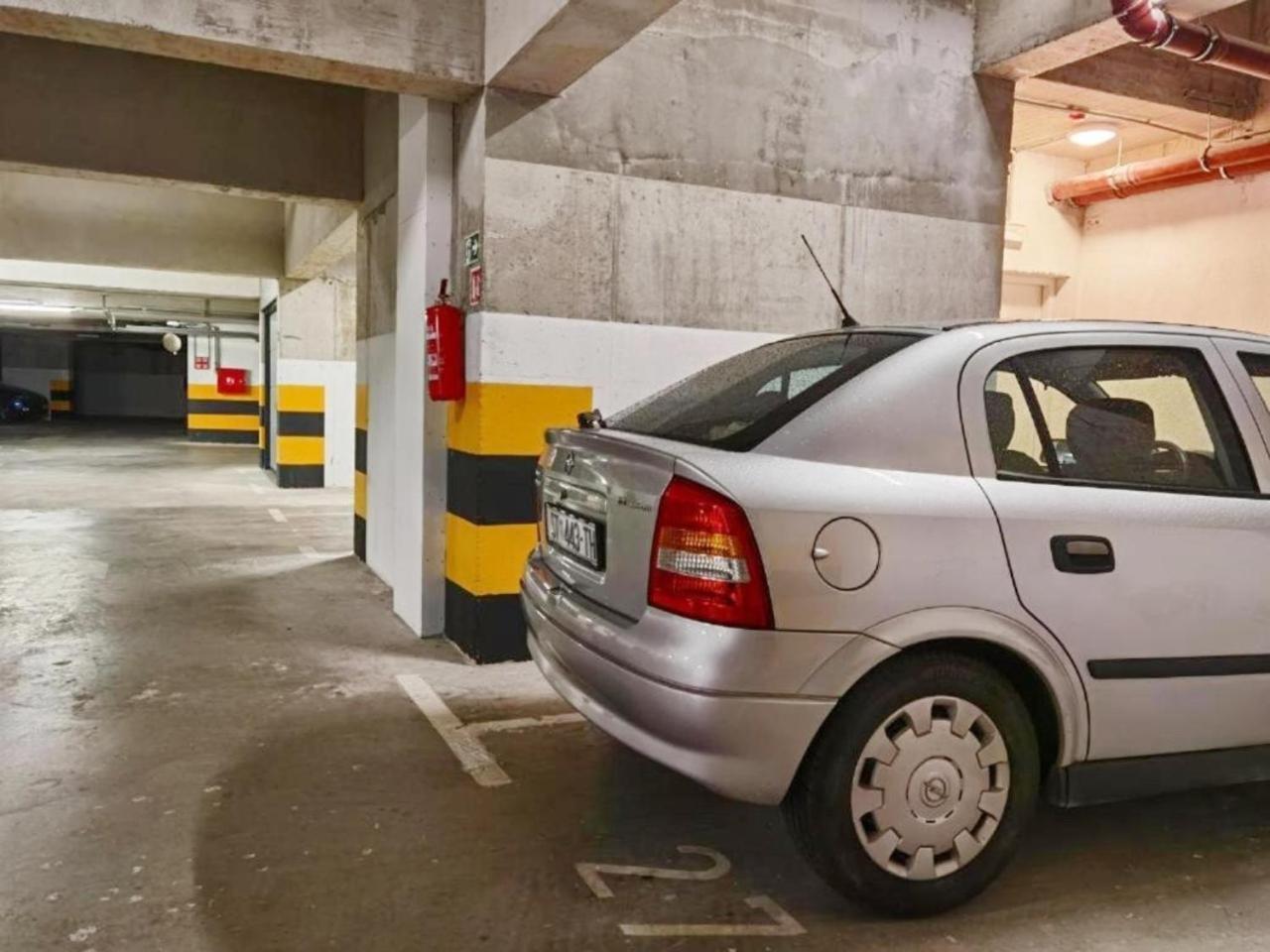 S'Akvarel 1 & 5 - Private Garage Apartment Split Bagian luar foto