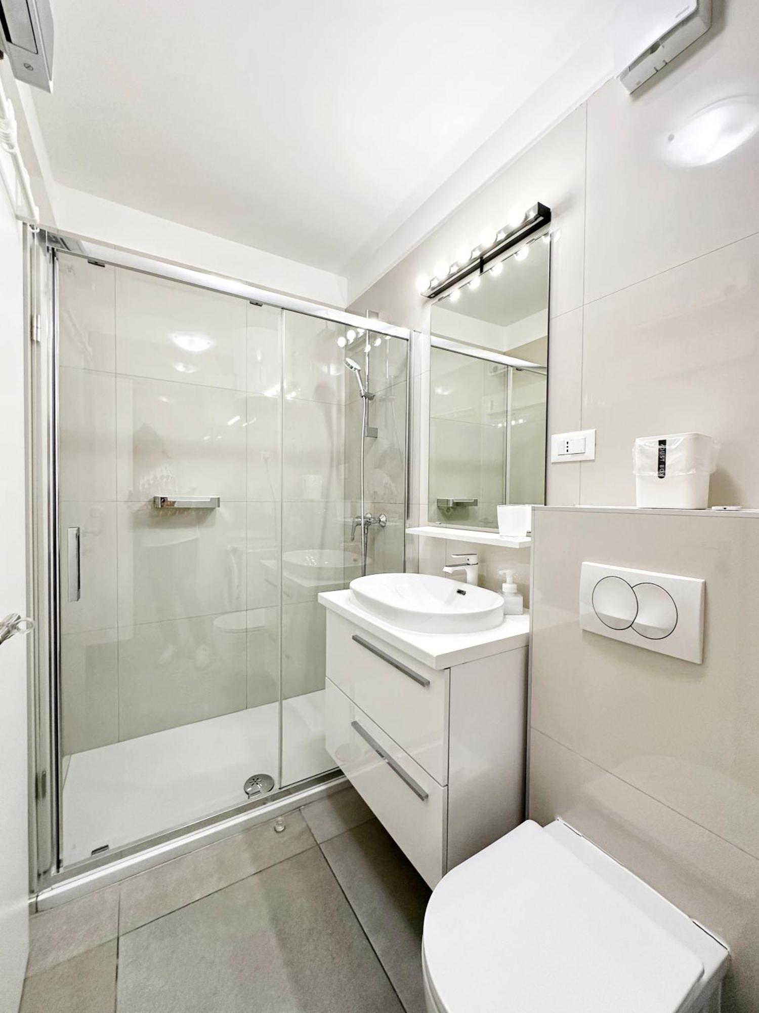 S'Akvarel 1 & 5 - Private Garage Apartment Split Bagian luar foto