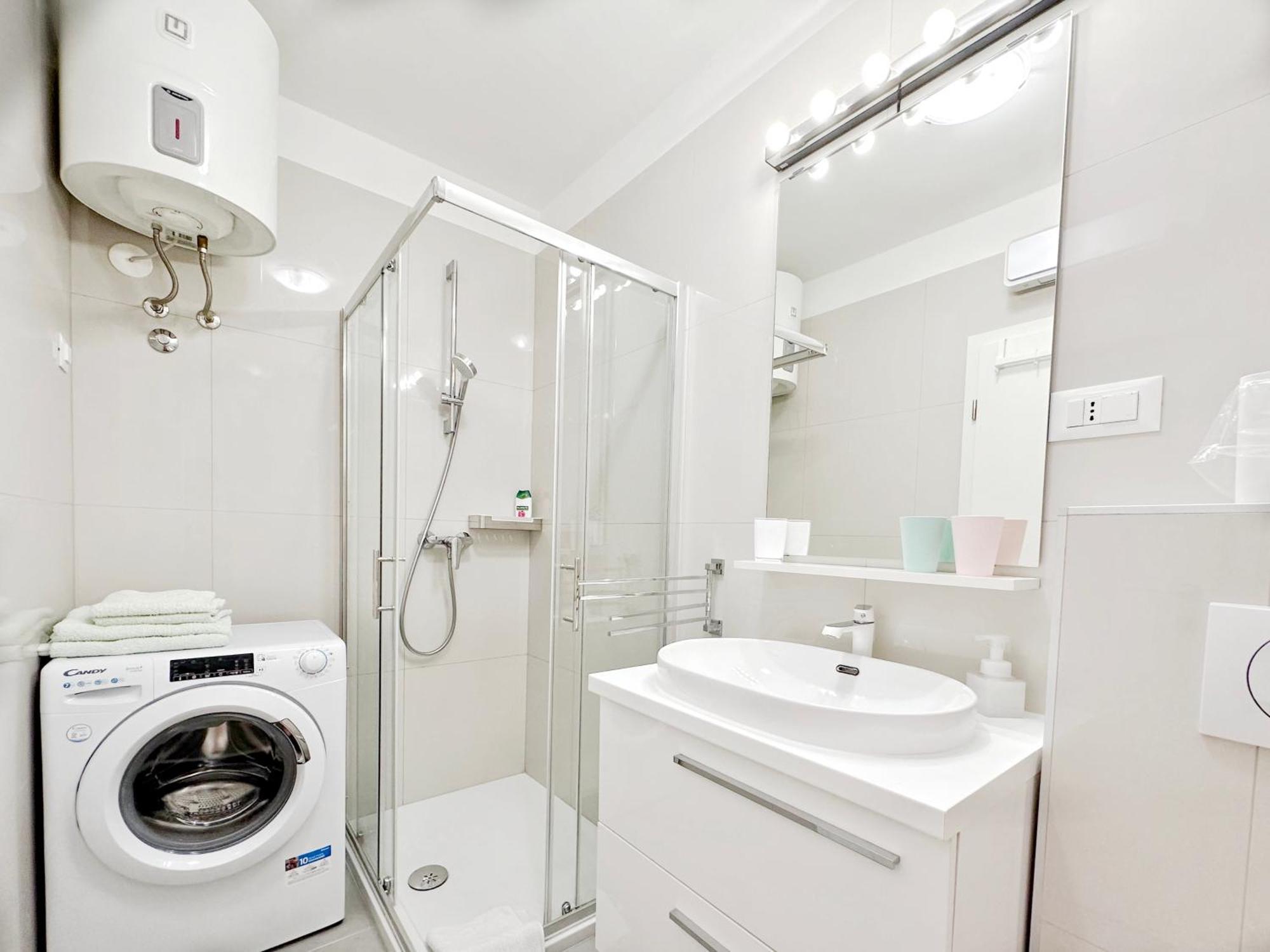 S'Akvarel 1 & 5 - Private Garage Apartment Split Bagian luar foto